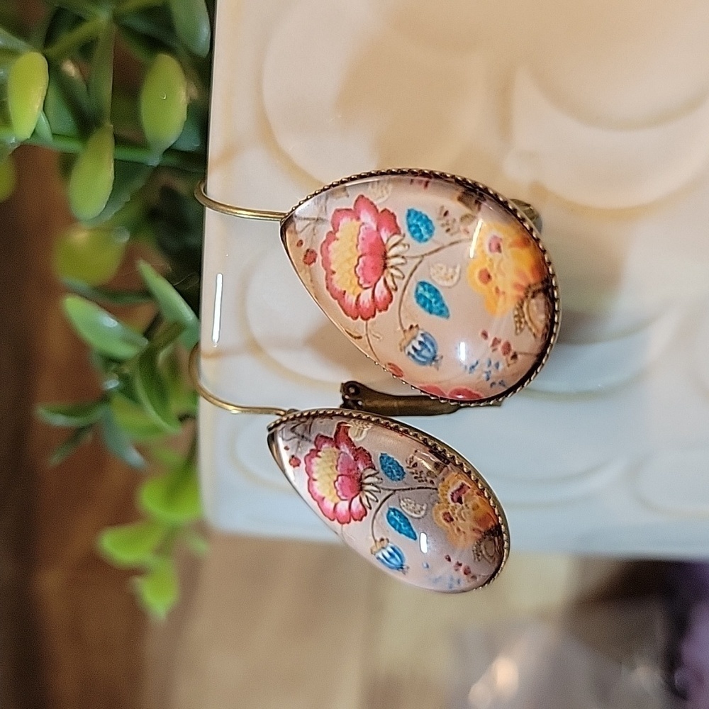 English Garden Drop Earrings - Picture 6 of 7